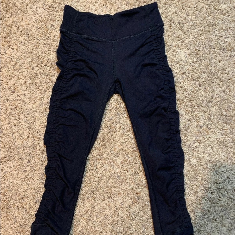 Women’s SQN Sport Capri Leggings | Black | Size XS